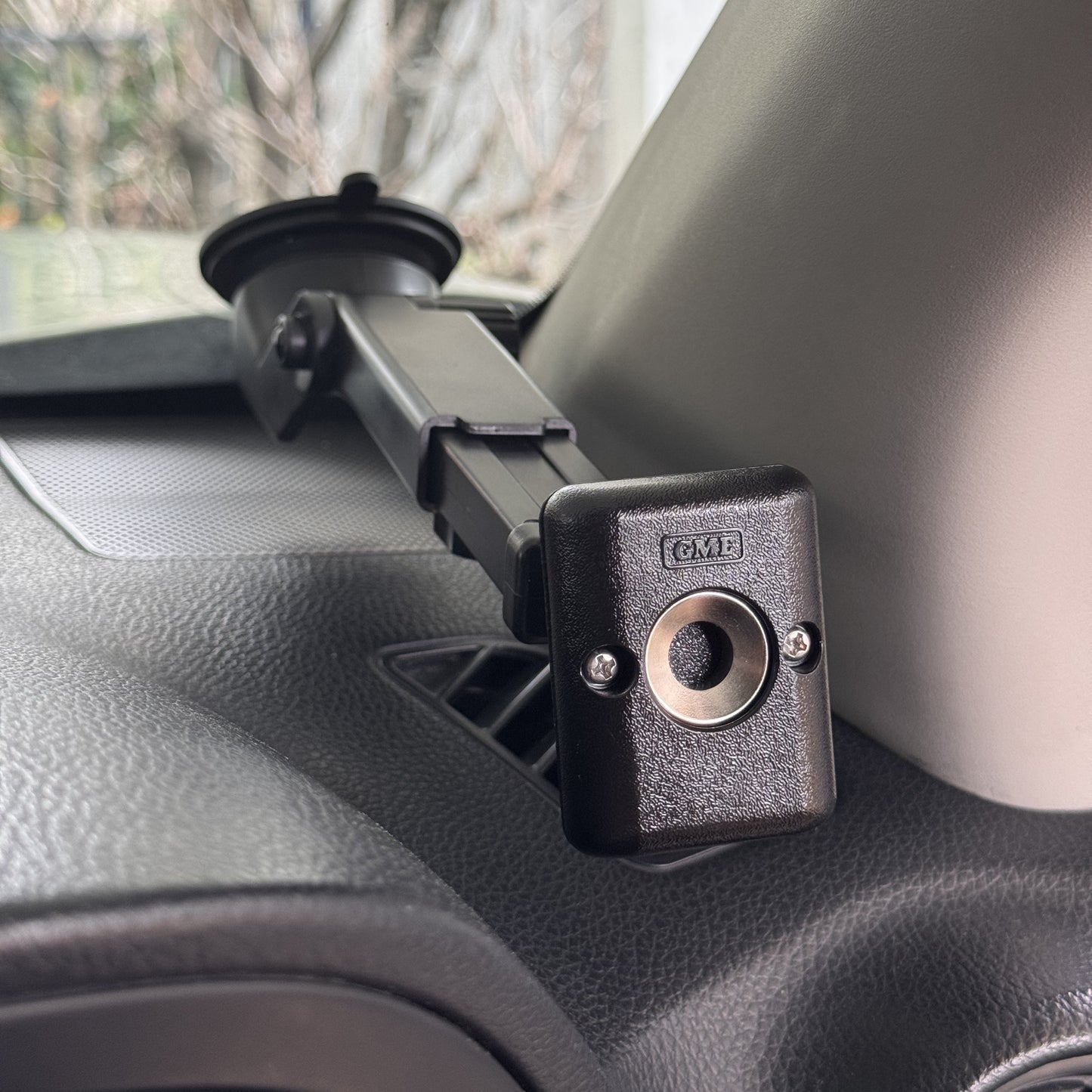 UHF Mount Windscreen Mount with Suction Cup